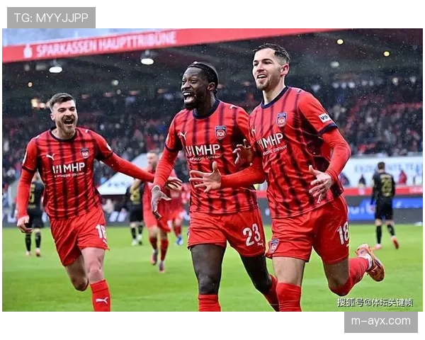 德甲第28轮实时：拜仁半场0-0弗赖堡，诺伊尔多次关键扑救